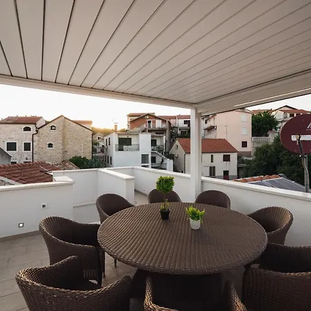 Vikendica Rooftop Views On Bay *