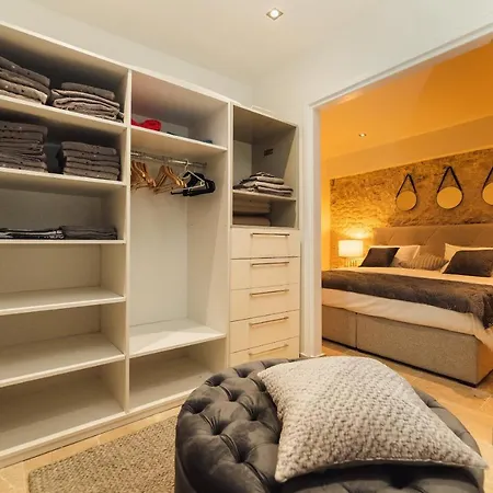 Rooftop Views On Bay *